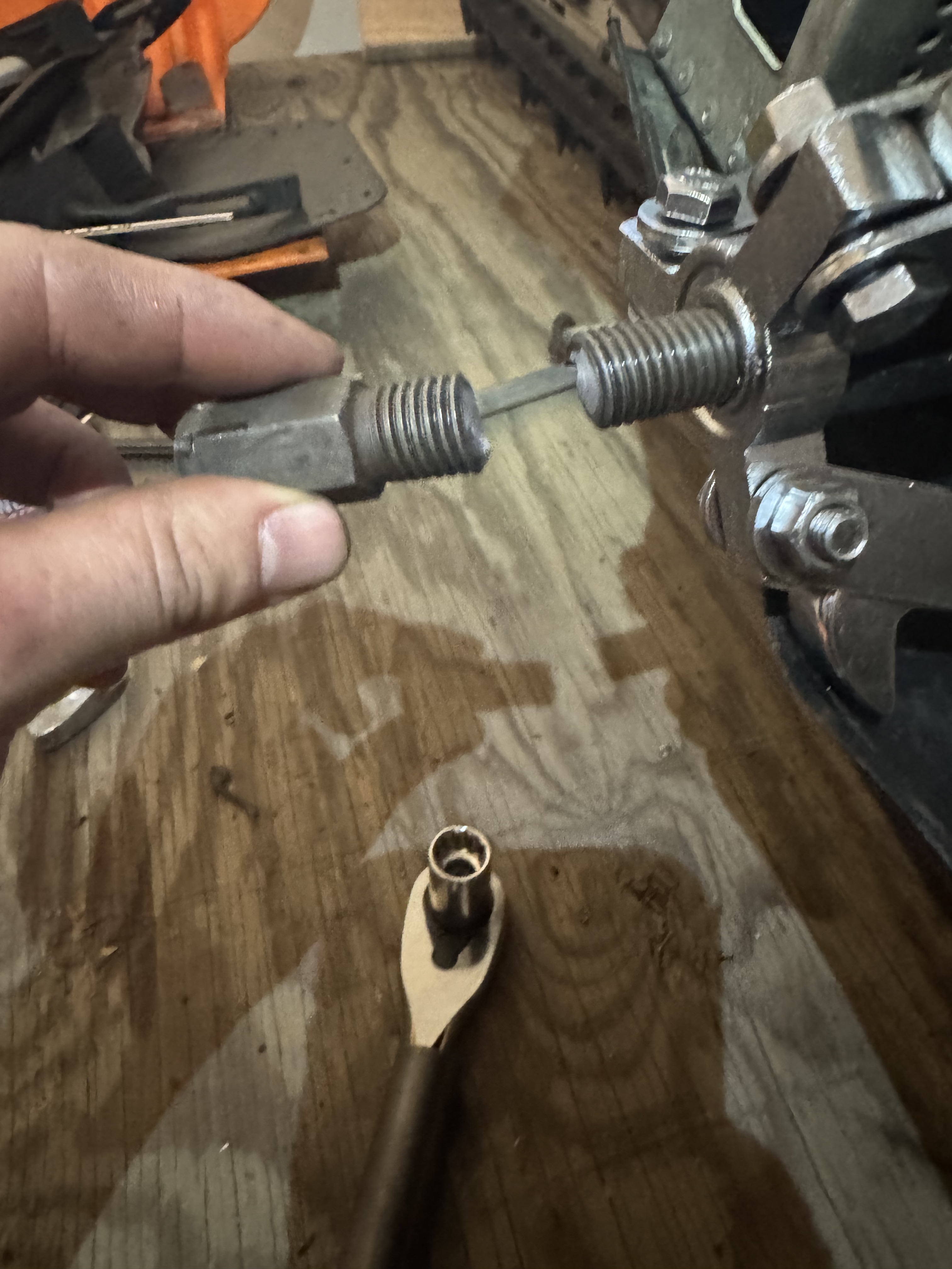broken jaw puller bolt